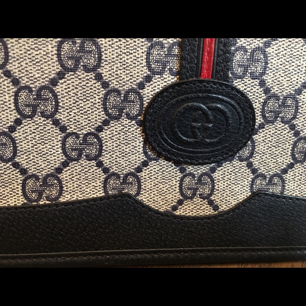 Vintage GUCCI navy blue messenger shoulder/handbag